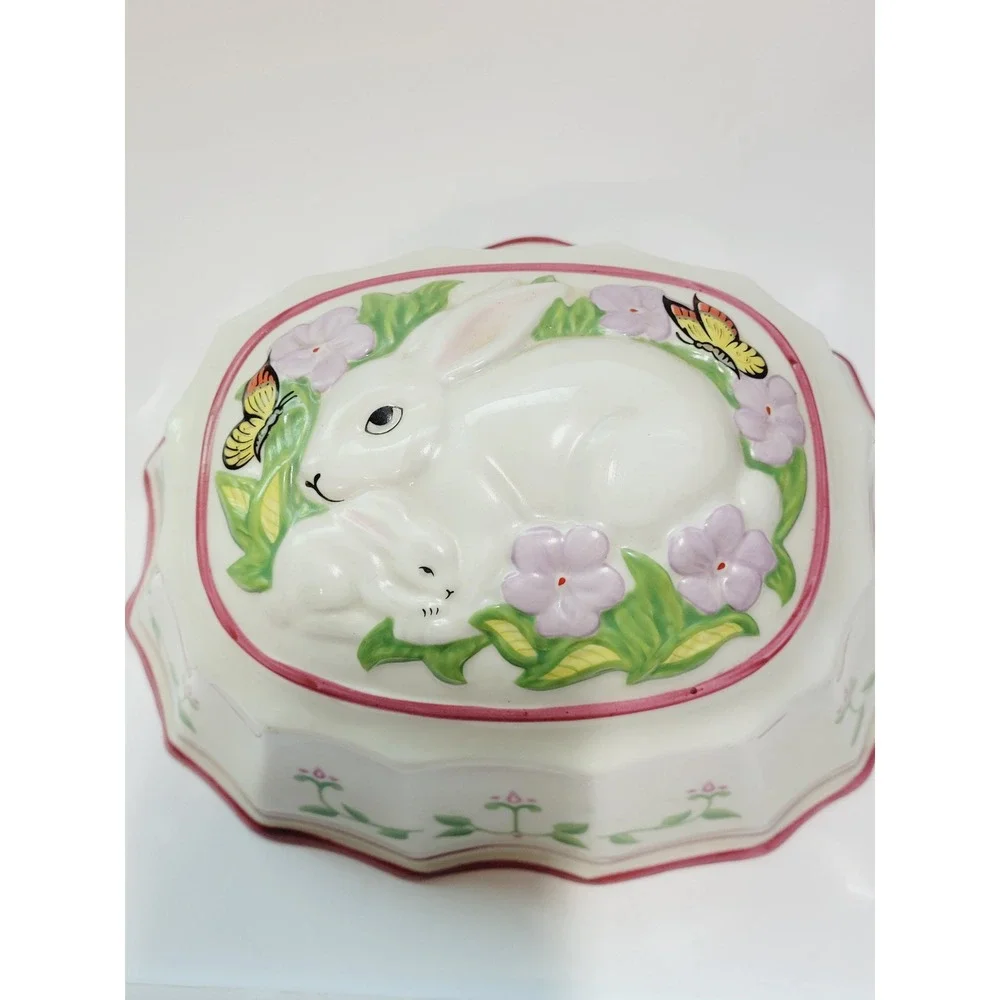 Franklin Mint Le Cordon Bleu Rabbit Jello Mold 1986 Ceramic White Pink Floral